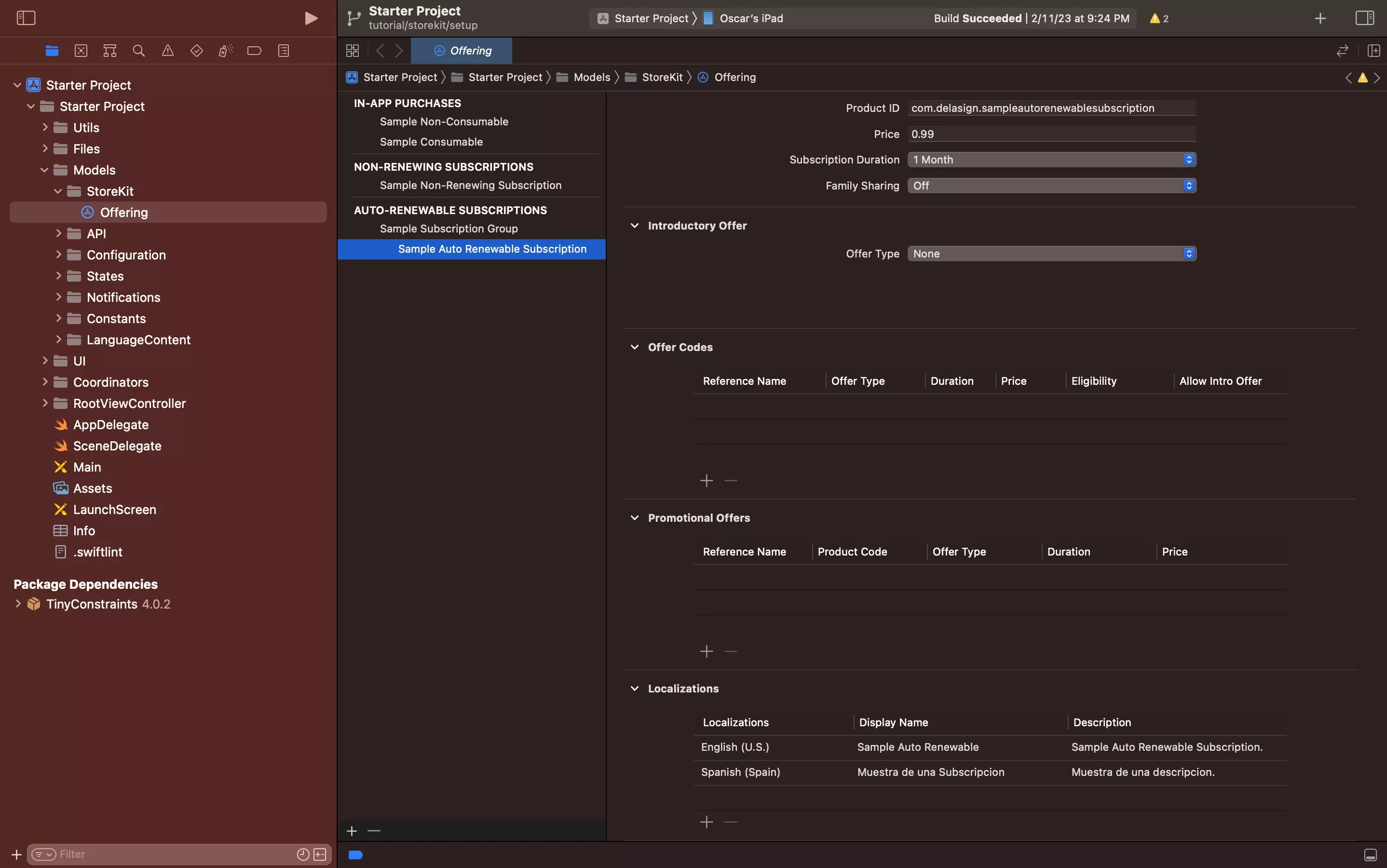 A screenshot of Xcode showing a local Auto-Renewable Subscription with Spanish and English localizations.
