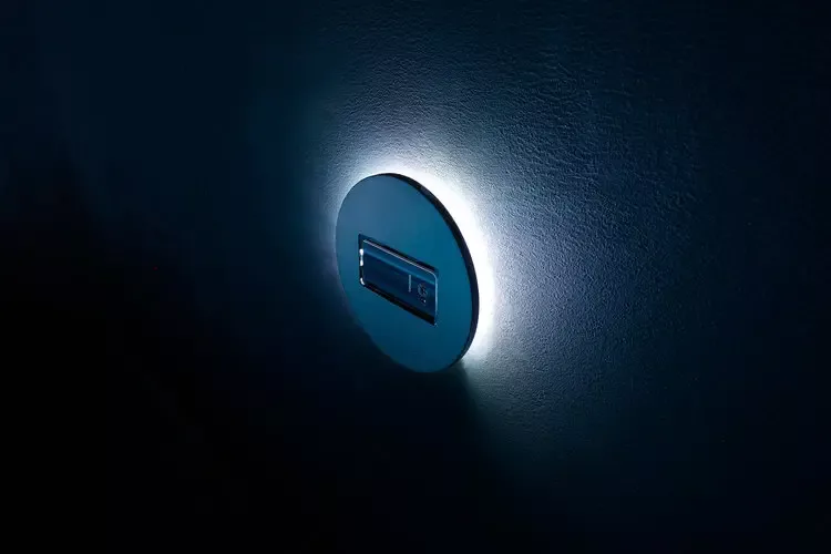 A closeup of the Samsung Hu, Samsung Galaxy S7