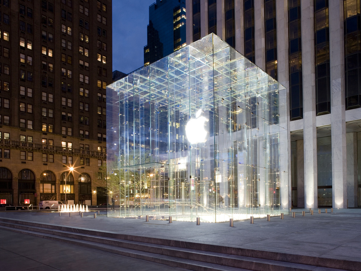 The Midtown New York Apple Store.