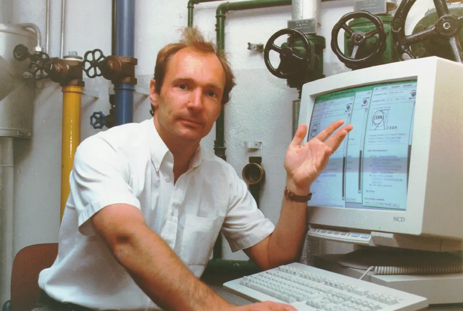 Sir Timothy Berners-Lee (CERN, 1990)